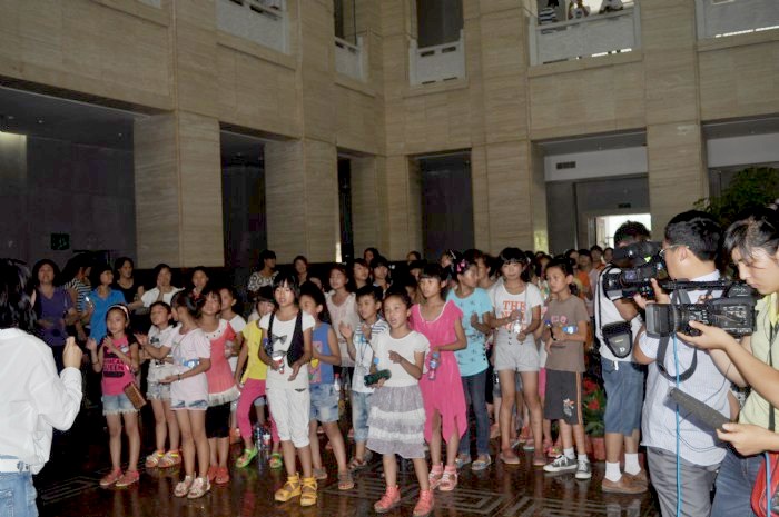 百余名留守儿童参观周口市博物馆