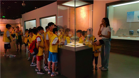 郸城县百余名中小学生走进周口市博物馆研学